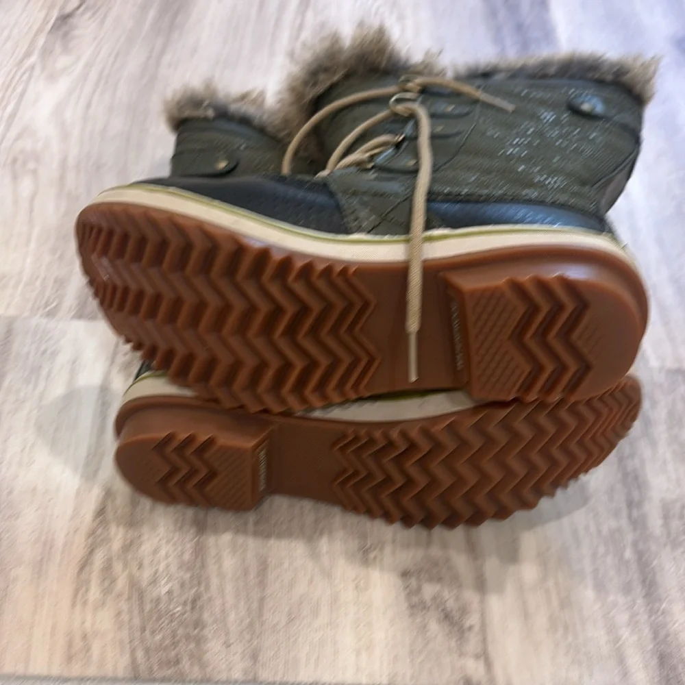 Sorel Green tofino Winter Rain Boots Waterproof Insulated size 6 like new
